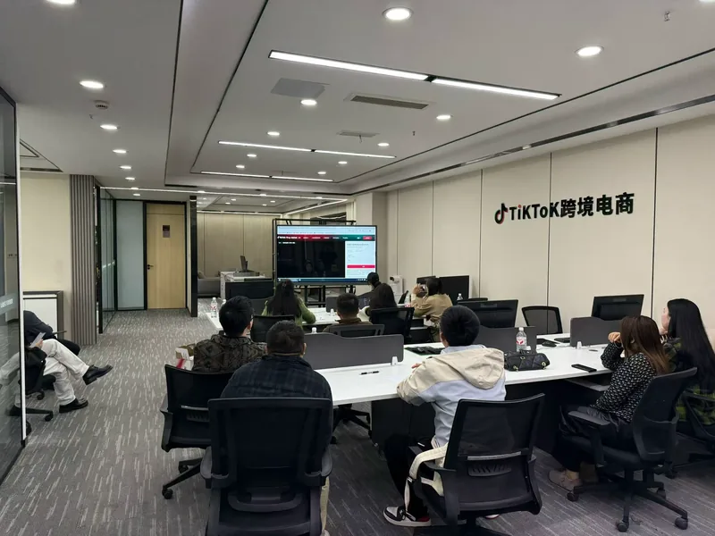 某证券机构AI智能研报系统